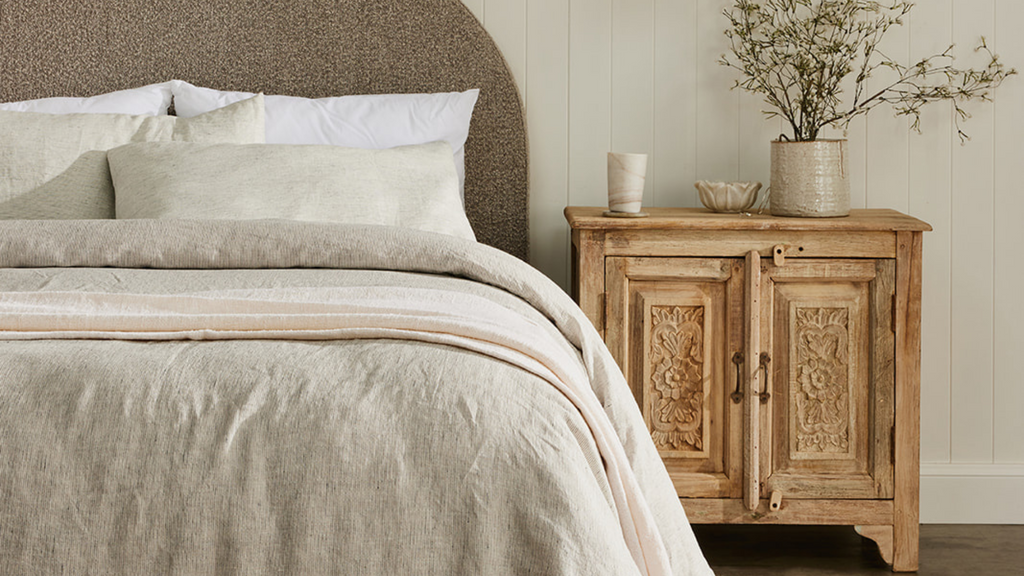 How to select the perfect bedside table