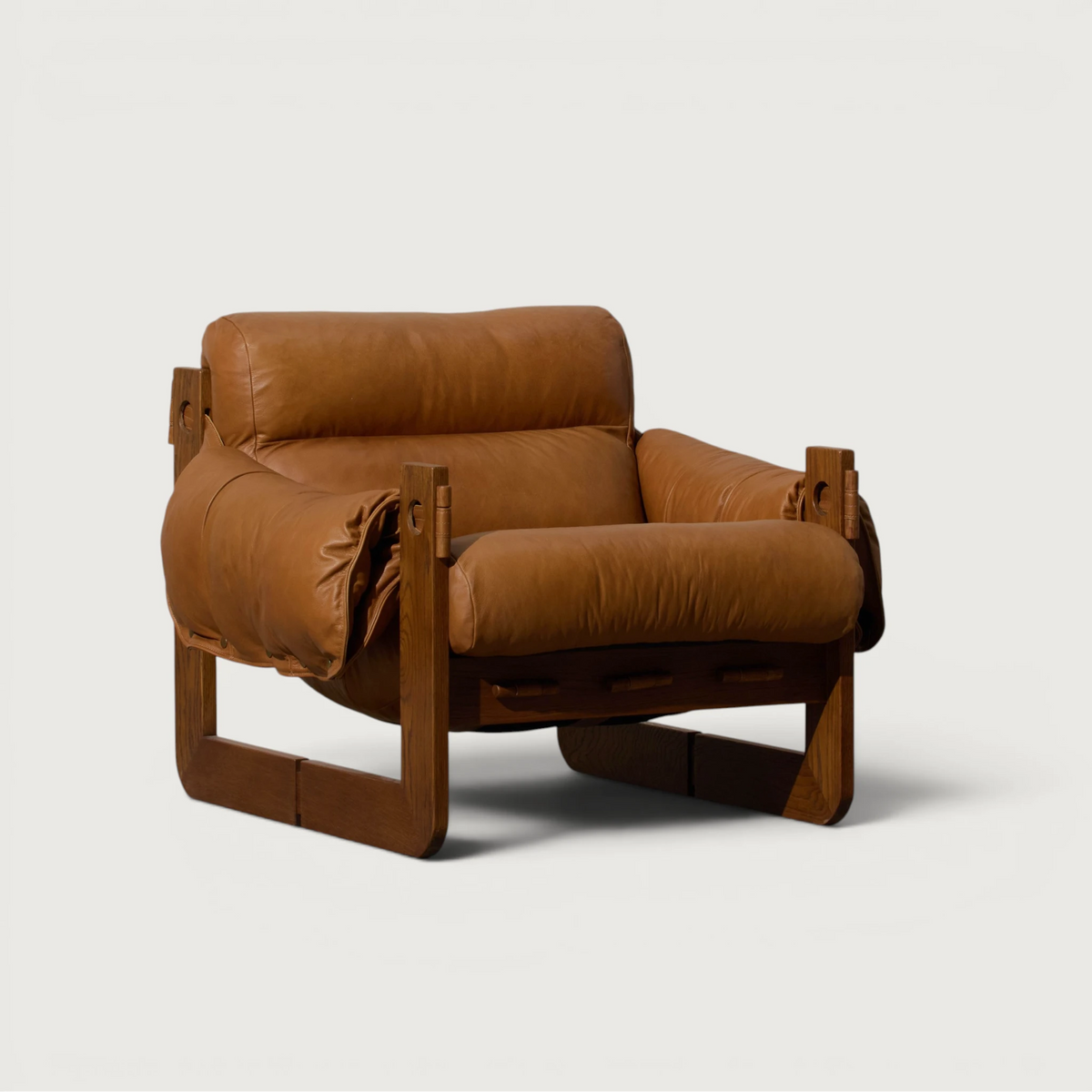 Henry Leather Armchair – Few and Far