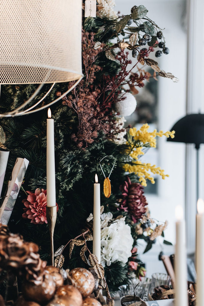 5 ways to Christmas-ify your house this year! - Few and Far