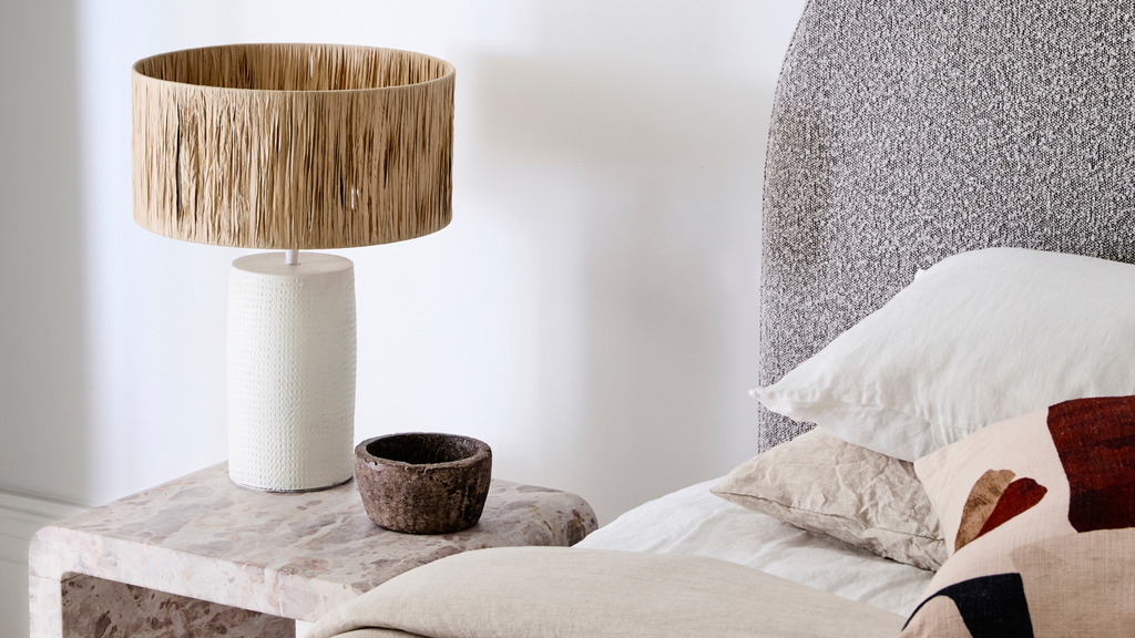 5 tips for choosing the right bedside lamp for your bedroom