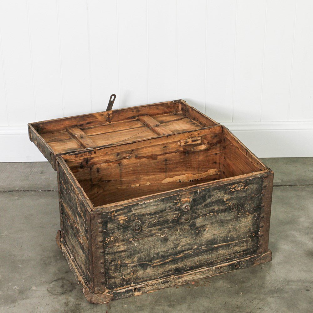 Vintage Chests - Discover Vintage Chests for Sale Online – Few and Far