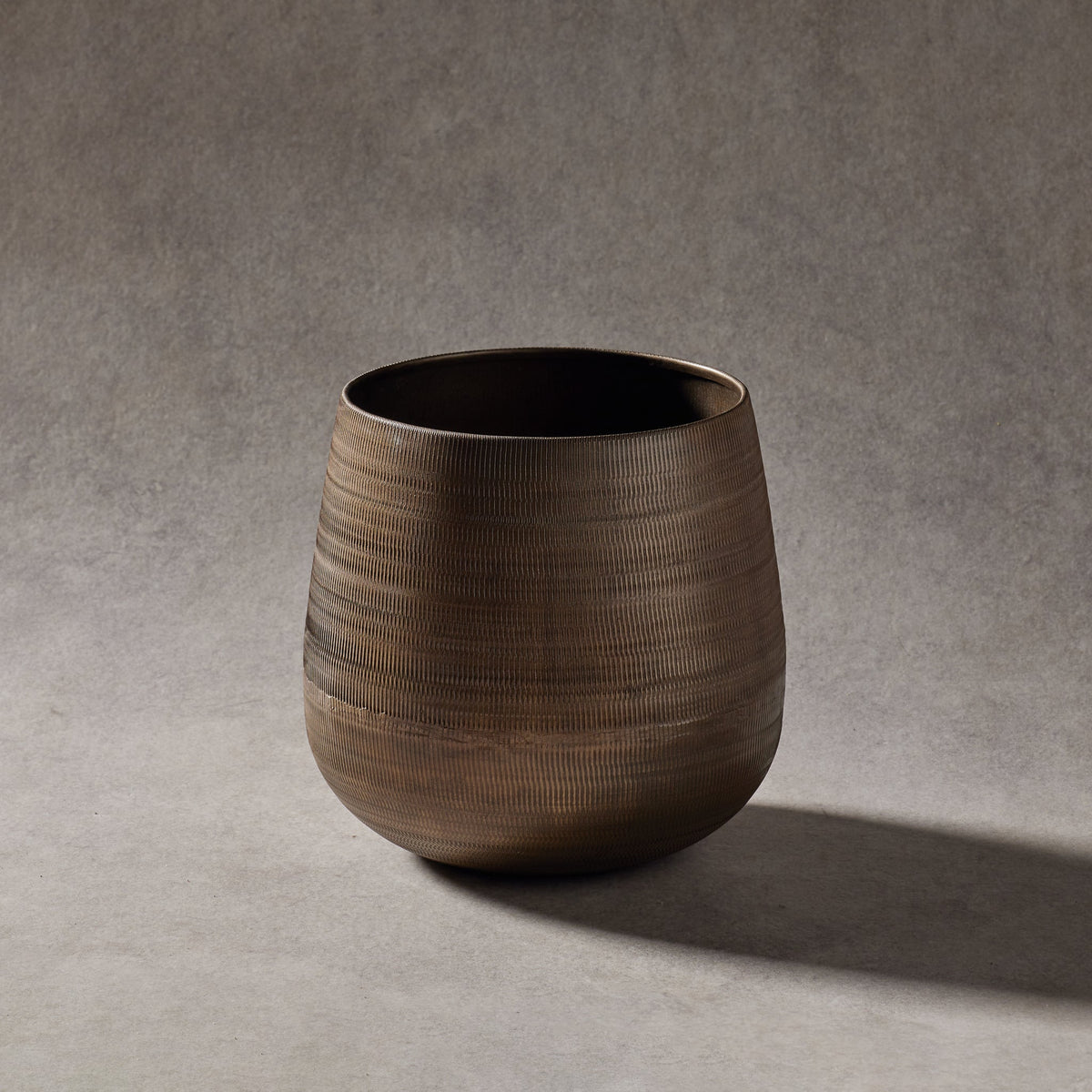 Ammi Pot – Few and Far