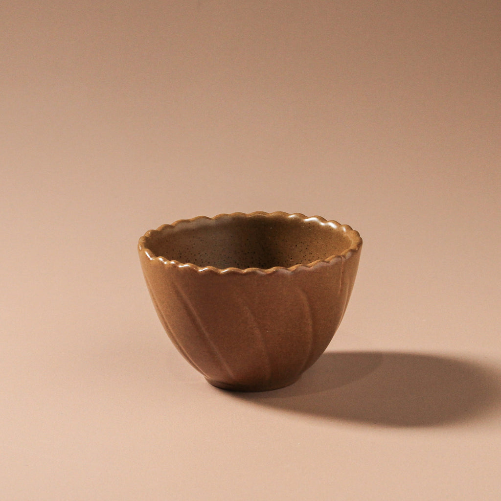 Magnus Scalloped Bowl - Few and Far - Serveware