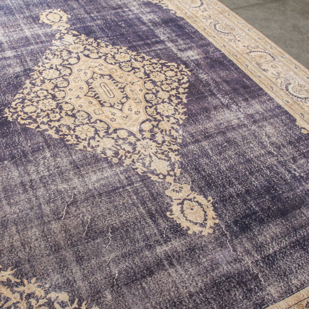 Pinar Vintage Turkish Carpet - Few and Far - Vintage Rugs