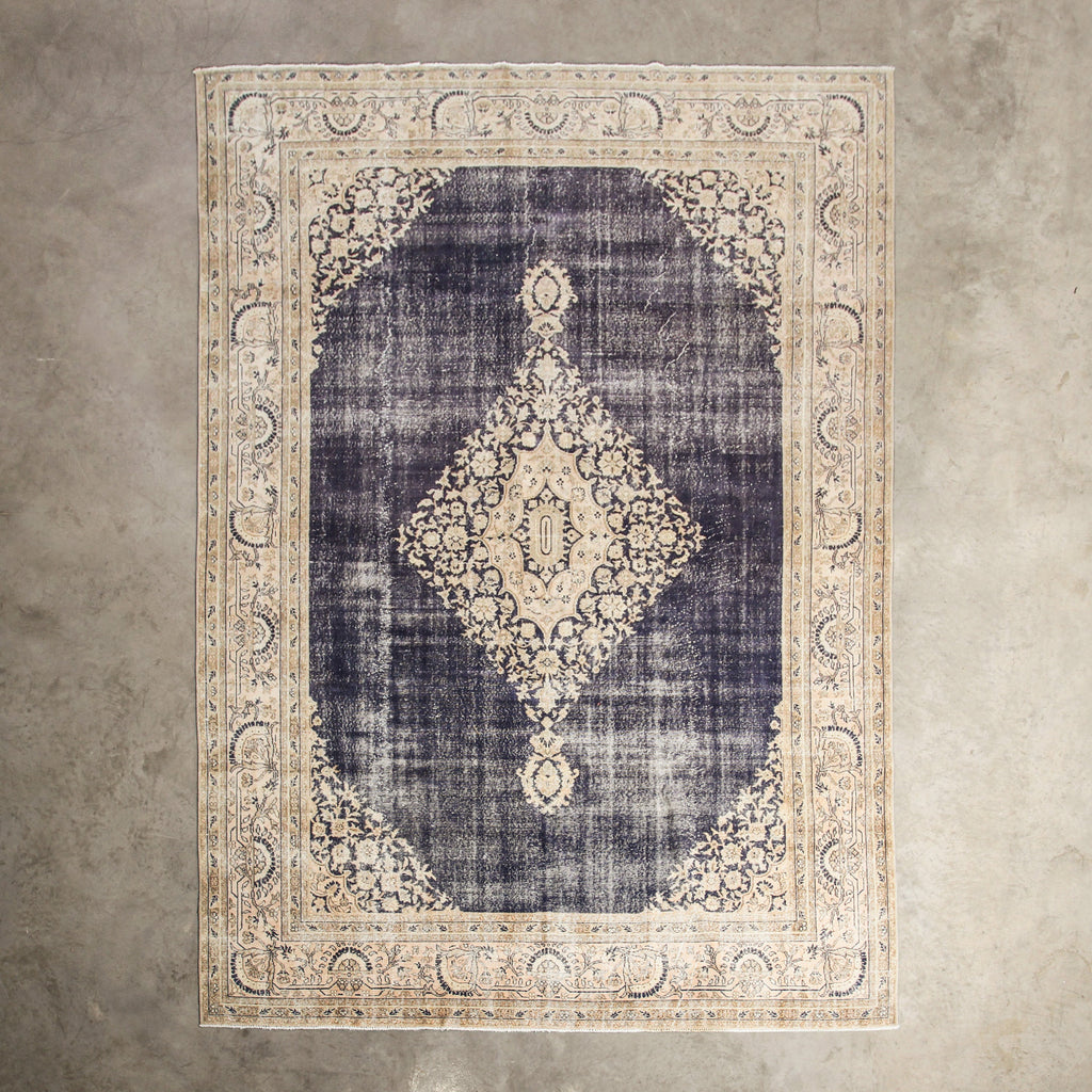 Pinar Vintage Turkish Carpet - Few and Far - Vintage Rugs