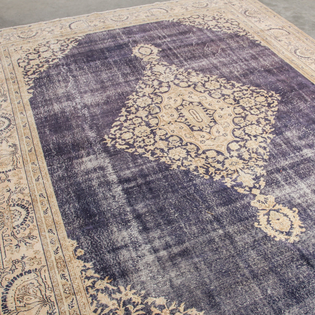Pinar Vintage Turkish Carpet - Few and Far - Vintage Rugs