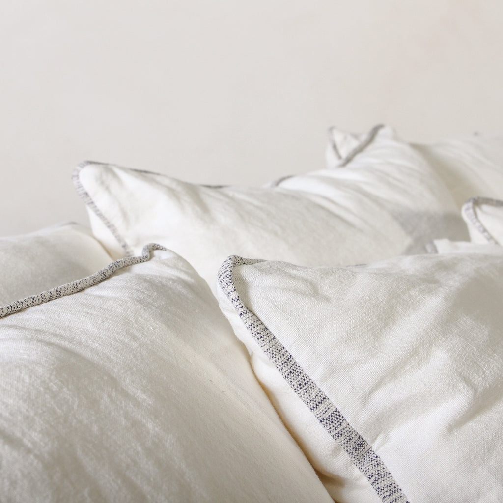 Sare Sofa - Few and Far - Sofas