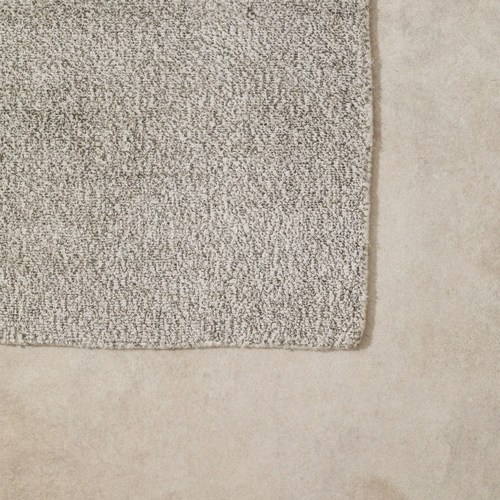 Pepper Rug – Few and Far